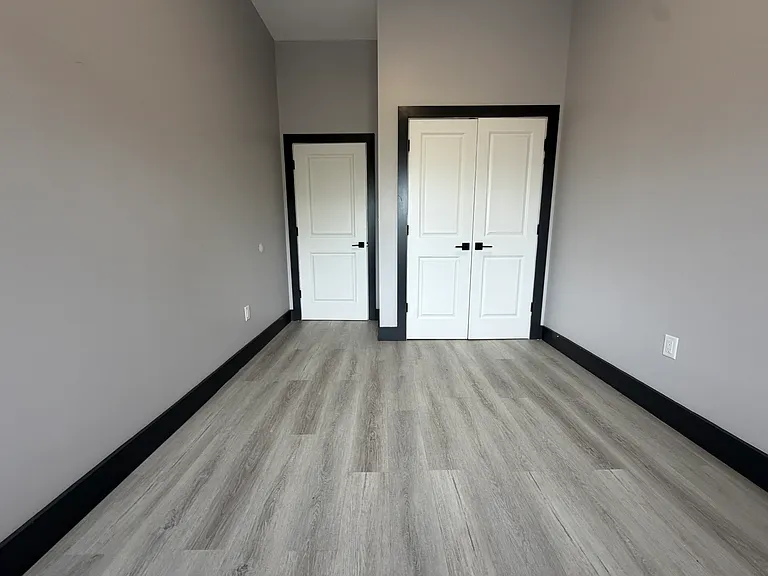 194-196 Johnson Ave #10 — Photo 9