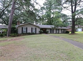 1279 Ferncrest Dr, Jackson, MS 39211
