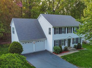 19 Barberry Ct, Milford, CT 06461