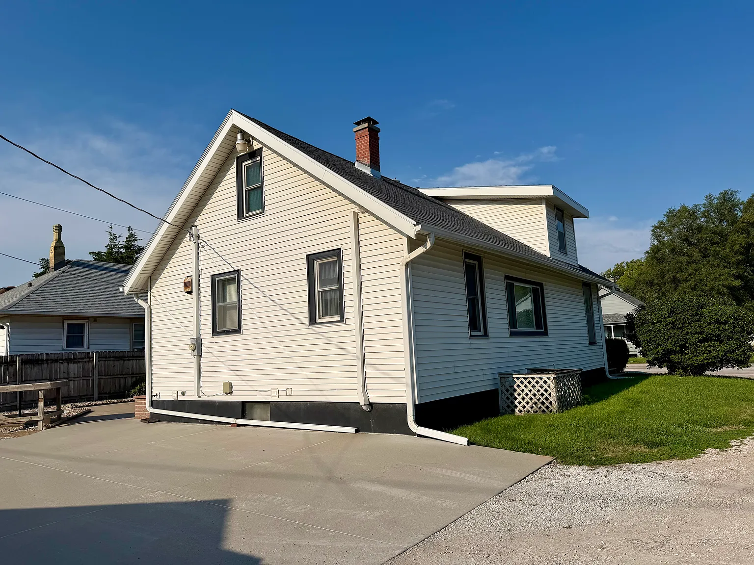 3 bed, 1668 sqft, $1,850 — Photo 2
