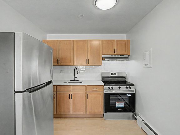 3rd image of 21 Spring St APT C5