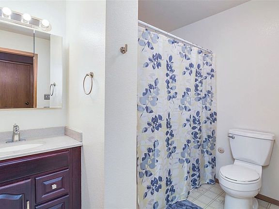 3rd image of 1026 Vail View Dr
