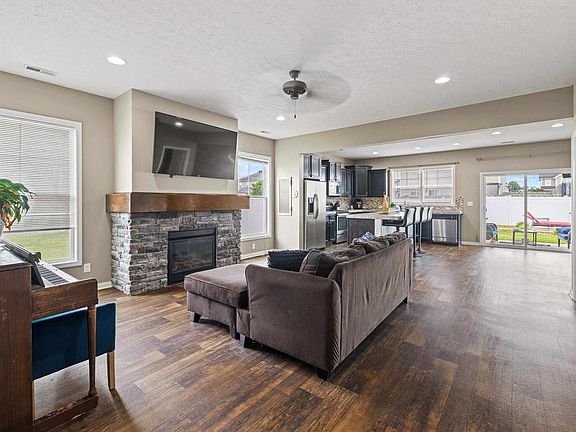 2nd image of 5506 Goldenrod Ln