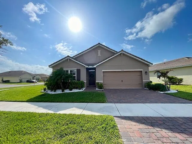 10574 SW Cambria Ln — Photo 1