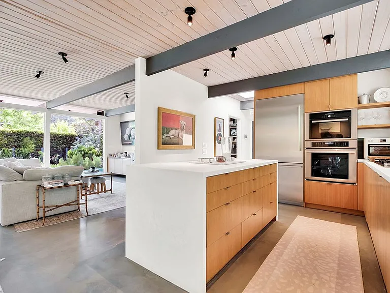 8967 Wonderland Park Ave — Photo 14
