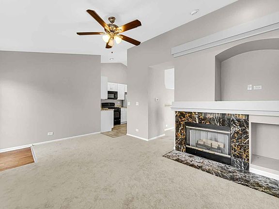 5th image of 756 Genesee Dr