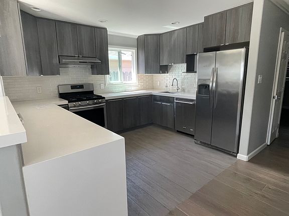 4th image of 500 Marine View Ave
