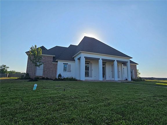 4th image of 915 Calderwood Dr