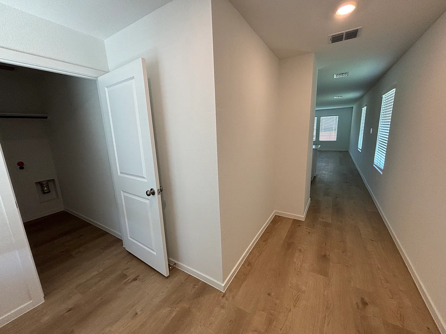 3 bed, 1311 sqft, $2,200 — Photo 4