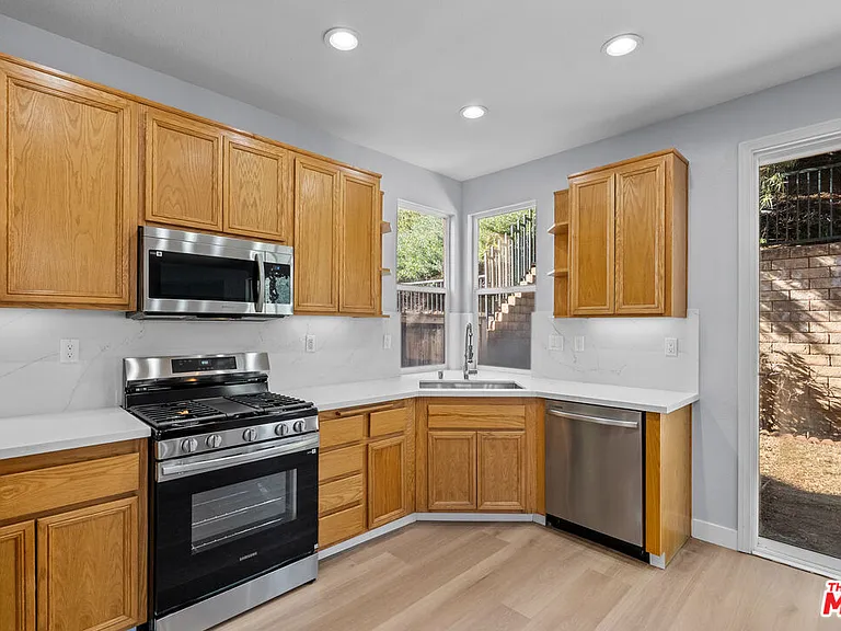 30311 Ashfield Ct — Photo 11