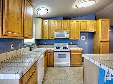 1st image of 123681 Bonnie Brae Ave