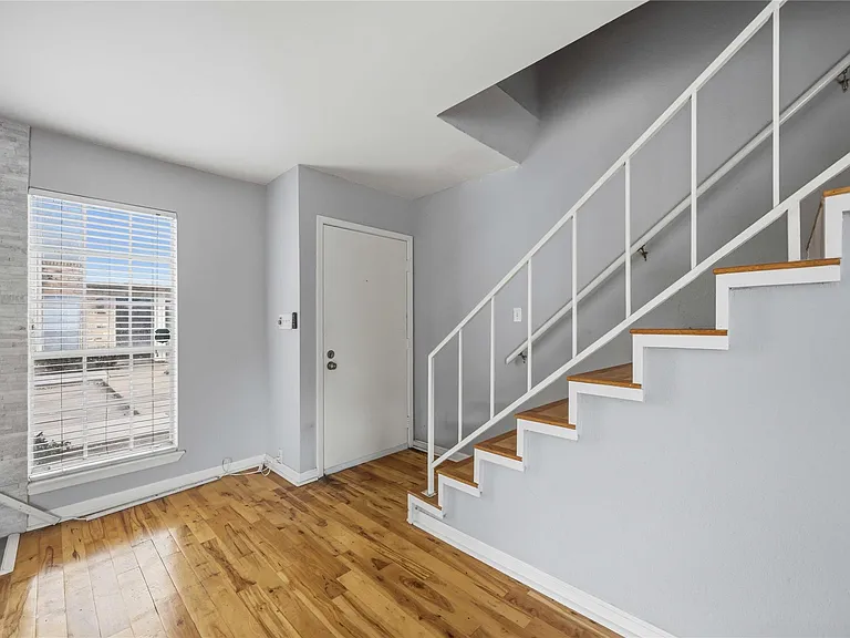 6201 Beverlyhill St #30 — Photo 3