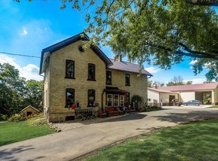 N8777 Highview Rd, Ixonia, WI 53036