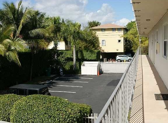 5th image of 650 NE 61st St APT 25
