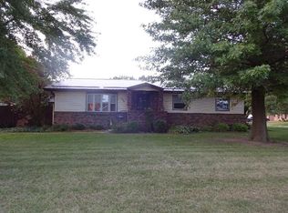 600 Laurel Dr, Wapello, IA 52653
