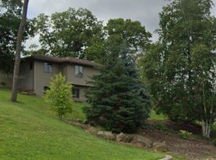 675 Pyrite Rd, Platteville, WI 53818