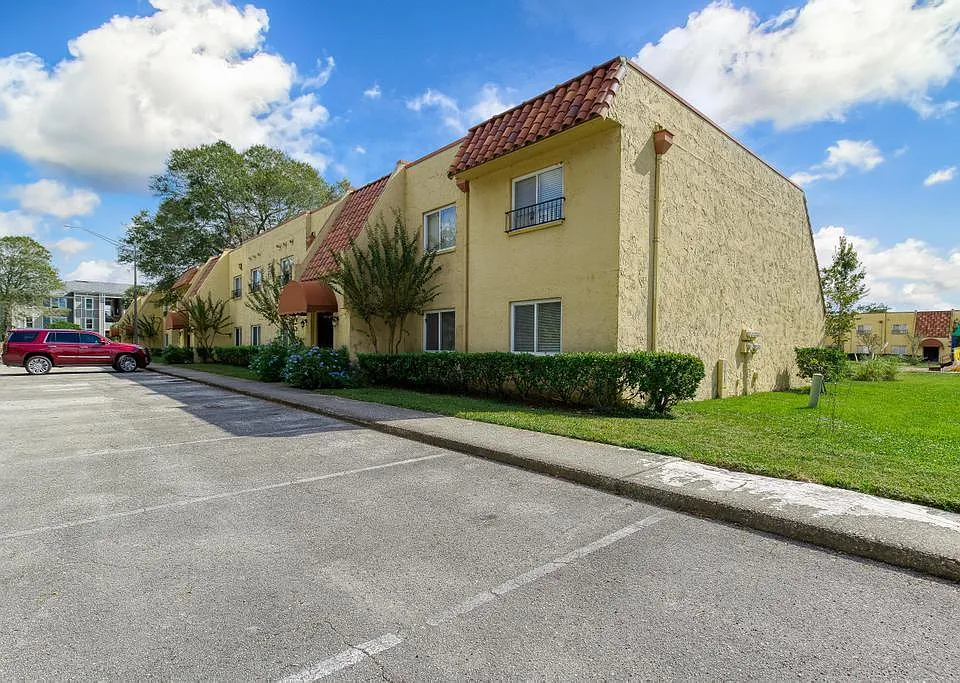 3918 La Mirada Dr N #7