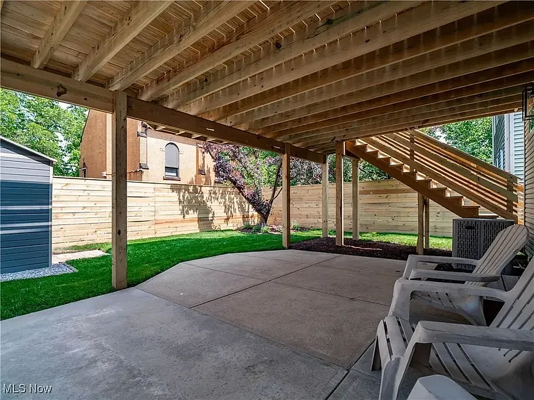 2295 Thurman Ave — Photo 31