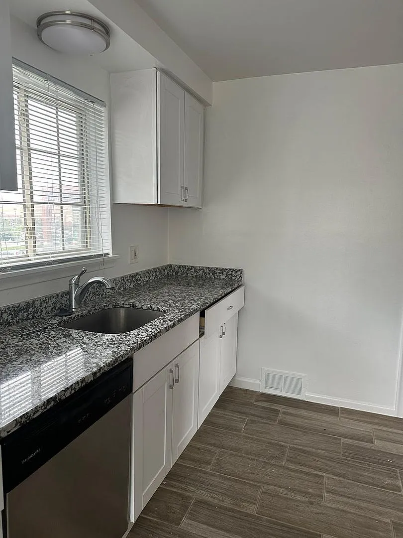 One11 Birmingham West — Photo 2