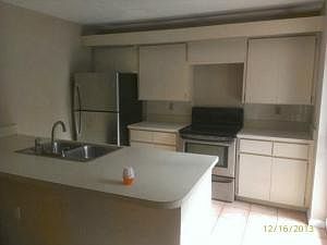 2nd image of 107 Live Oak Ln