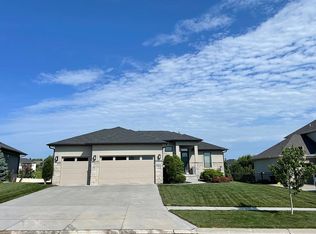 7555 S 64th St, Lincoln, NE 68516