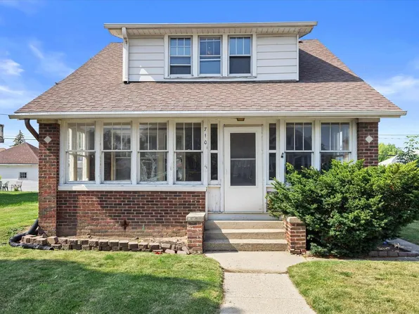 710 Montana AVENUE, South Milwaukee, WI 53172