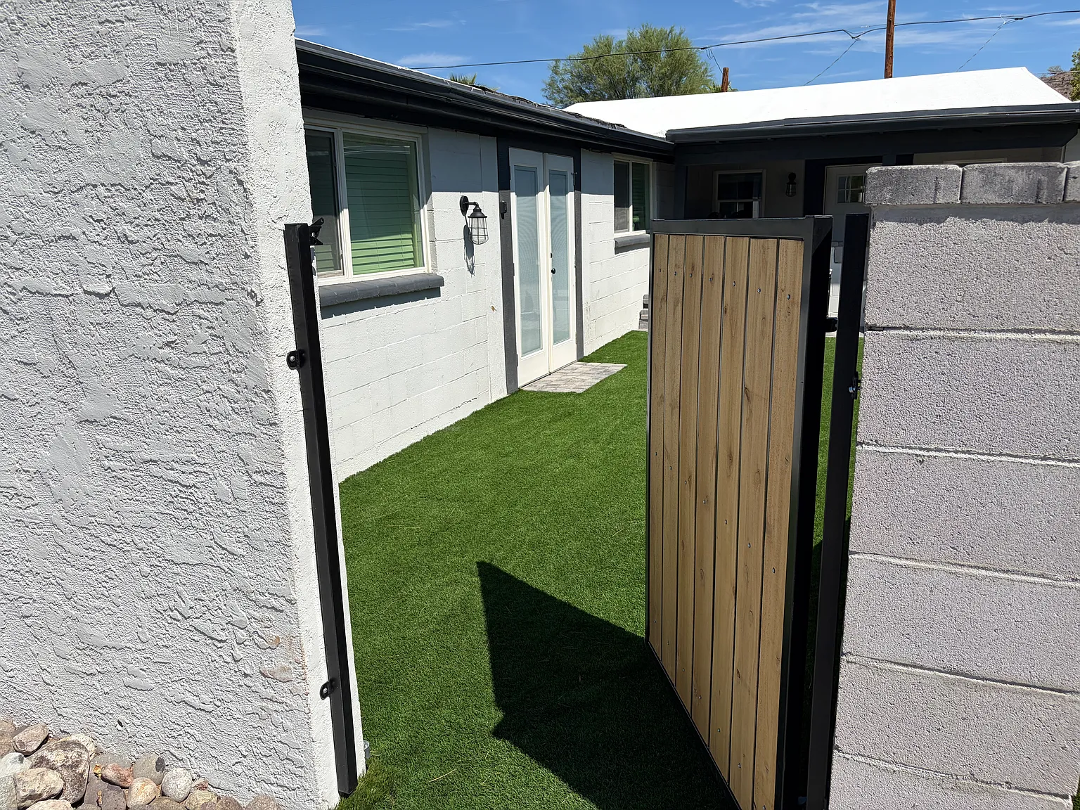1518 E Cortez St — Photo 4
