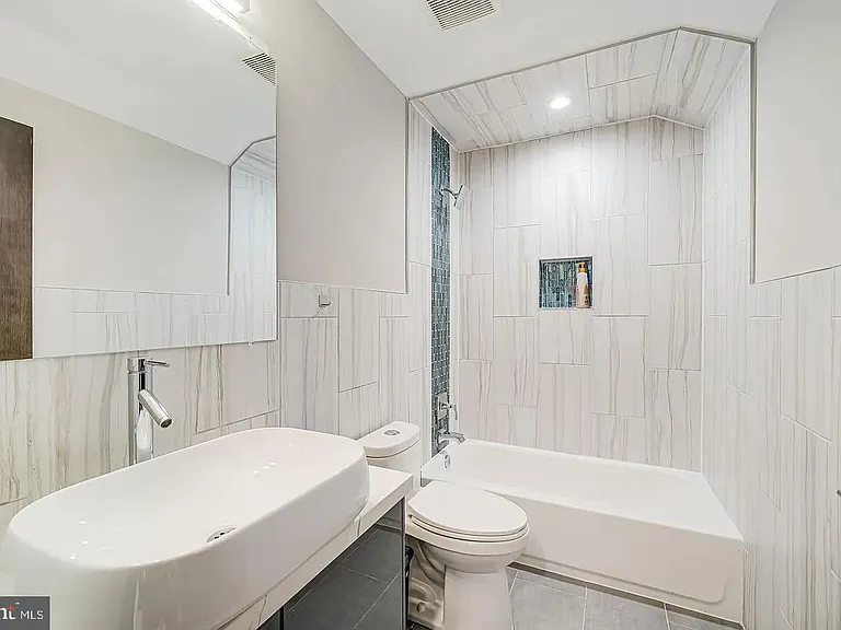 9908 Blake Ln — Photo 12