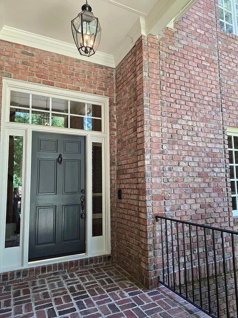 Custom Brick Home on Private Wooded Lot in Cary's Prestigious Wessex Community — Photo 2