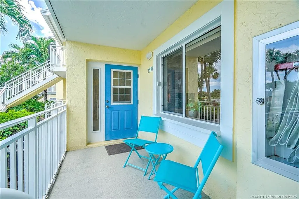 2 bed, 2.0 bath, 873 sqft, $2,300 — Photo 4