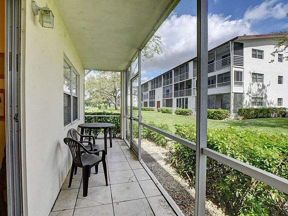 2nd image of 137 Fanshaw D