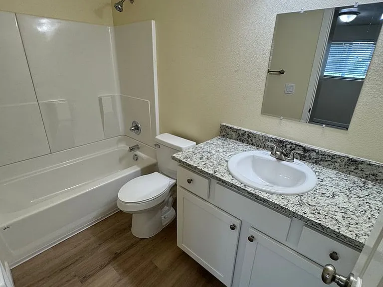 2215 Elm St SW — Photo 36