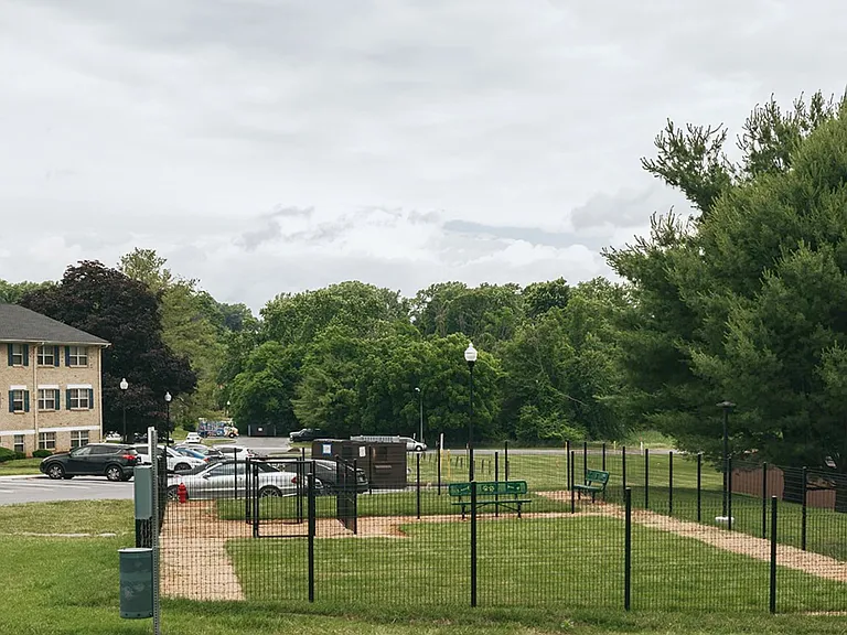 Woodridge Apartments — Photo 15
