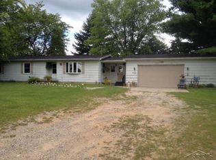 3190 S Hemlock Rd, Hemlock, MI 48626