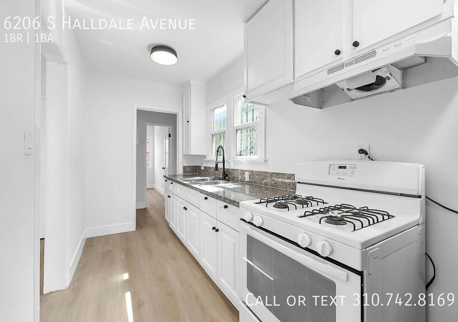 Spacious and bright 1b1b house! — Photo 1