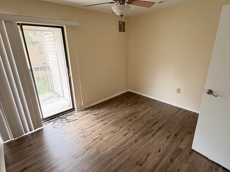 252 Kips Ct #252 — Photo 5
