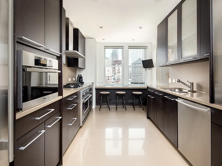 610 Park Ave #12EF — Photo 6