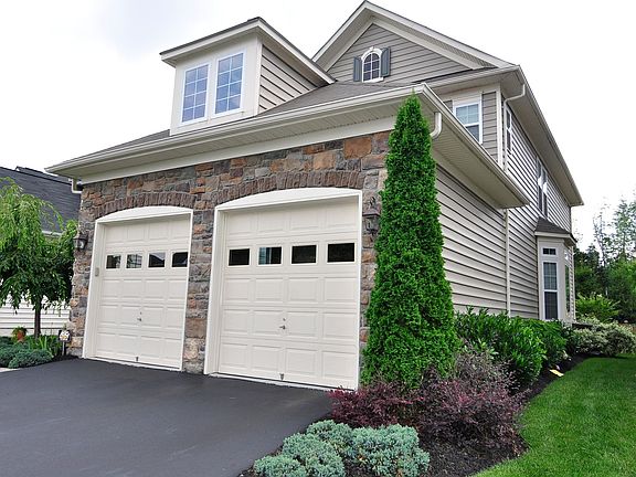 2nd image of 42945 Thornblade Cir