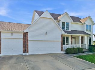 4536 SW Gull Point Dr, Lees Summit, MO 64082