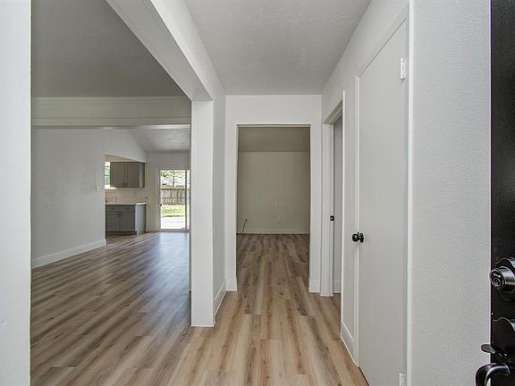 5th image of 15923 El Camino Real