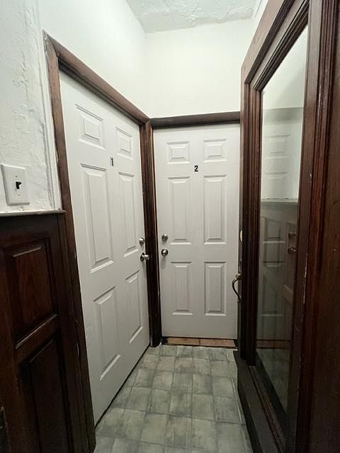Foyer leading into property