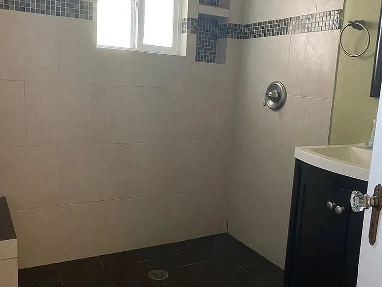 933 Beck St — Photo 13