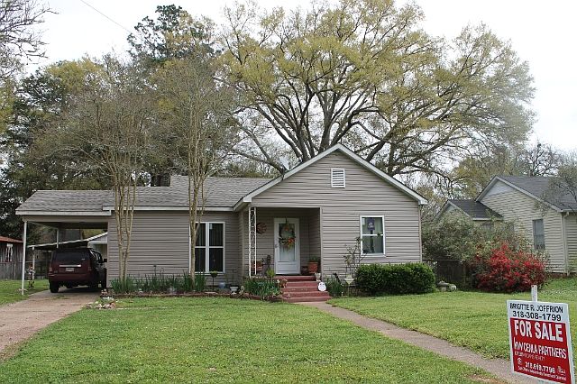 1st image of 103 N Marshall Blvd