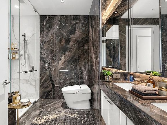 4th image of 217 W 57th St APT 46D