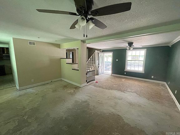 4th image of 35 Woodland Dr