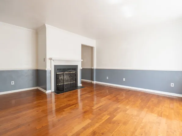 5518 Gates Landing Rd, Virginia Beach, VA 23464