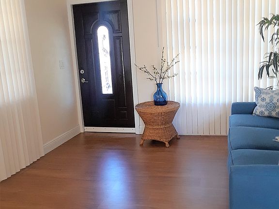 2nd image of 3072 NW 20th St