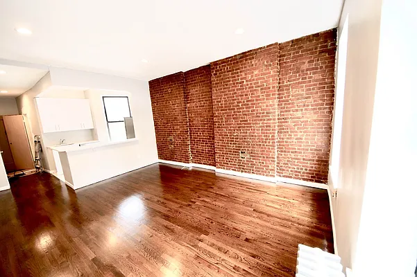 Rented by Tosh Marks Property Group | media 4