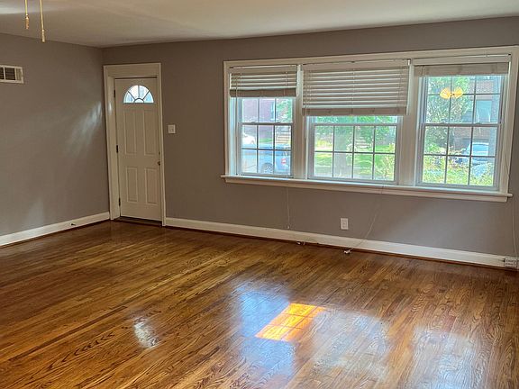 3rd image of 7047 Amherst Ave Floor 1