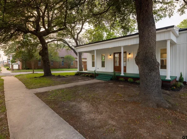 301 E Henderson St, Overton, TX 75684